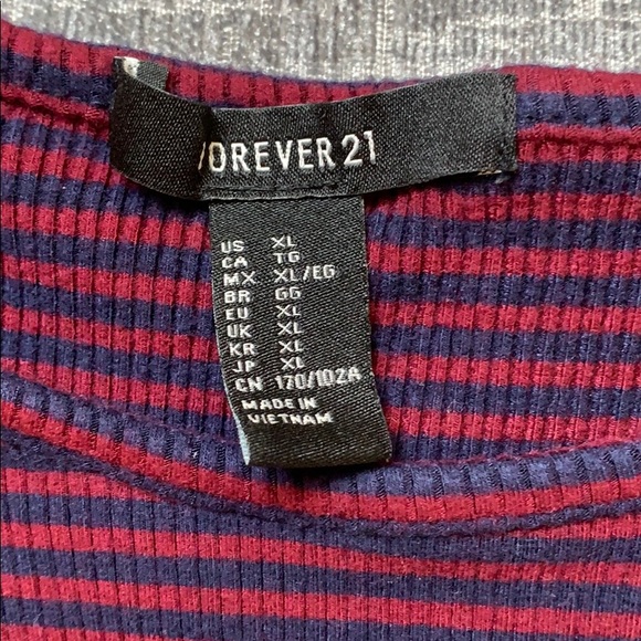 Stripped stretchy cute crop top - Picture 6 of 7